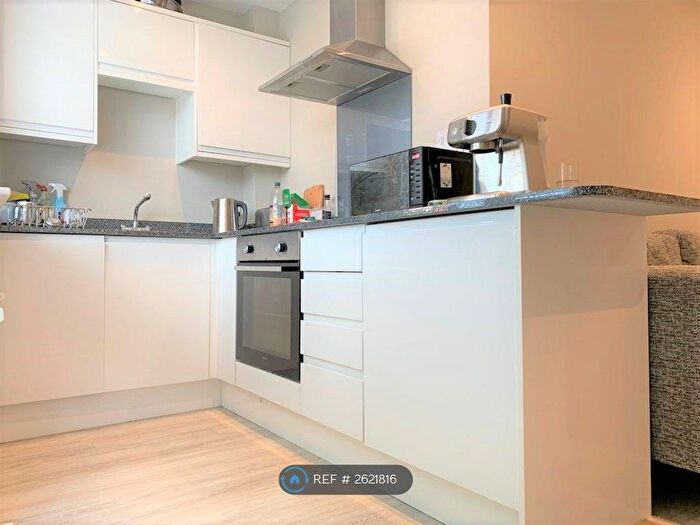 1 Bedroom Flat To Rent In Dwight Road, Watford, WD18