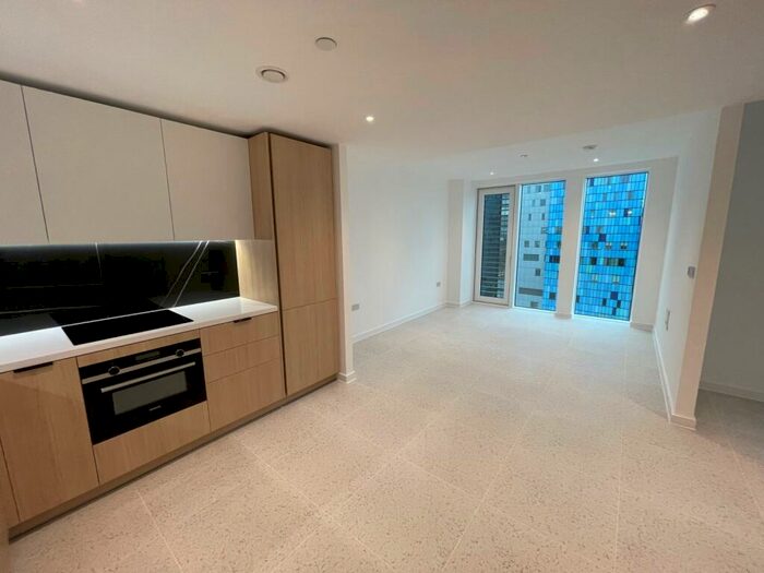 Apartment To Rent In Crendal Crescent Whitechapel, E1