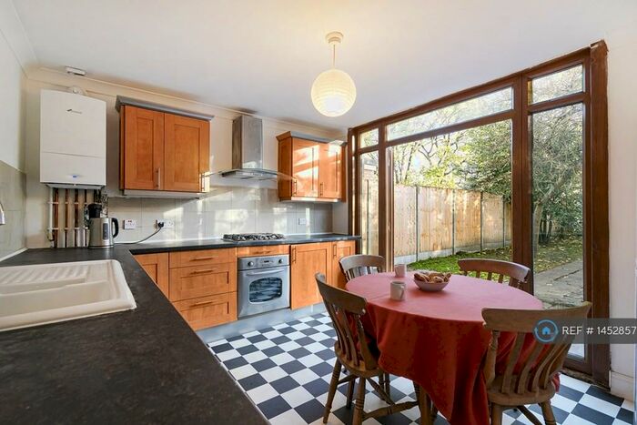 5 Bedroom Terraced House To Rent In Gurney Road, London, E15