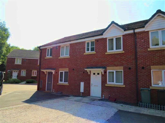 3 Bedroom Town House To Rent In Penmire Grove, Walsall, WS4