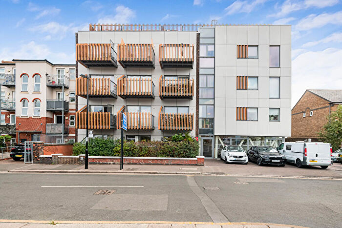 2 Bedroom Apartment For Sale In Cargreen Road, London, SE25