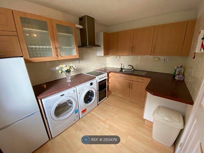 2 Bedroom Flat To Rent In Redholme, Sheffield, S10