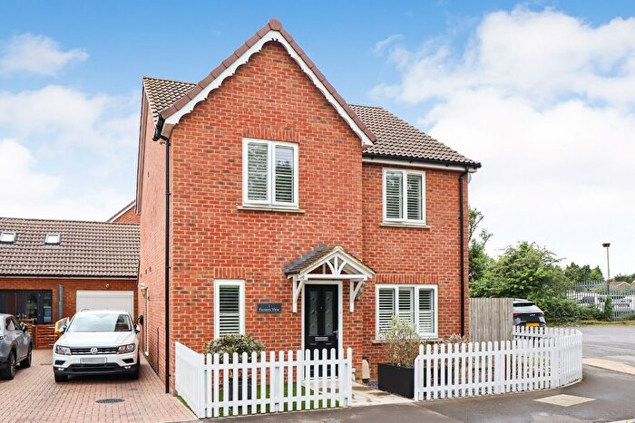 4 Bedroom Property To Rent In Farmers View, Slip End, LU1