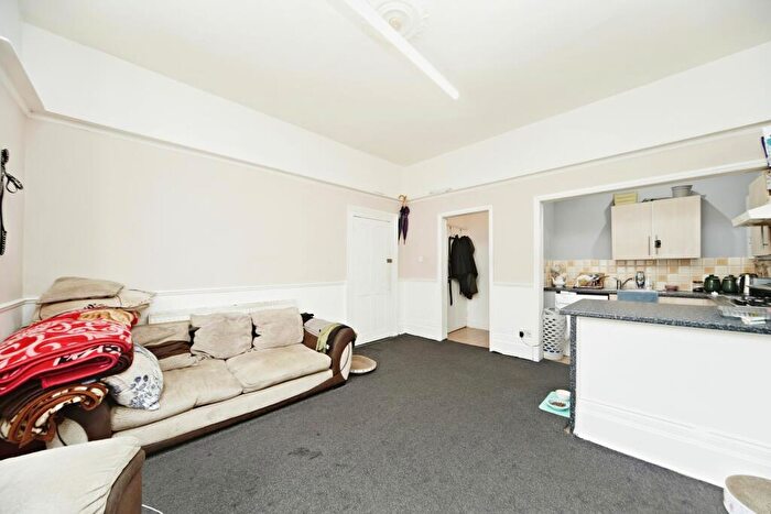 1 Bedroom Flat For Sale In Oakfield Road, Croydon, CR0