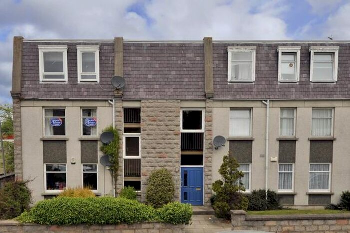 2 Bedroom Flat To Rent In Linksfield Gardens, Aberdeen, AB24