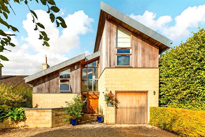 4 Bedroom Detached House For Sale In Water Stratford Road, Tingewick, Buckinghamshire, MK18