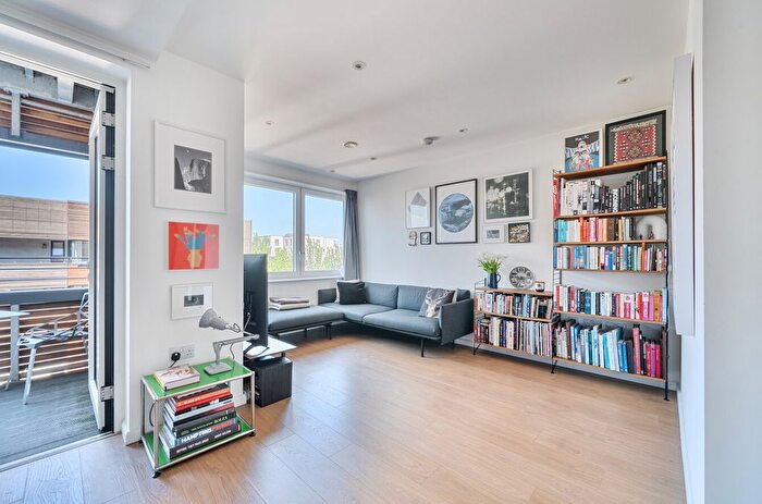 1 Bedroom Flat For Sale In The Forge Building, Wharf Road, London, N1