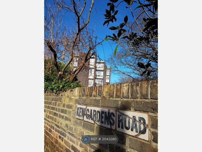 Studio To Rent In York House, Kew Gardens, TW9