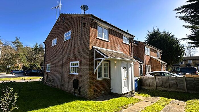 1 Bedroom End Of Terrace House To Rent In Crofton Close, Bracknell, RG12