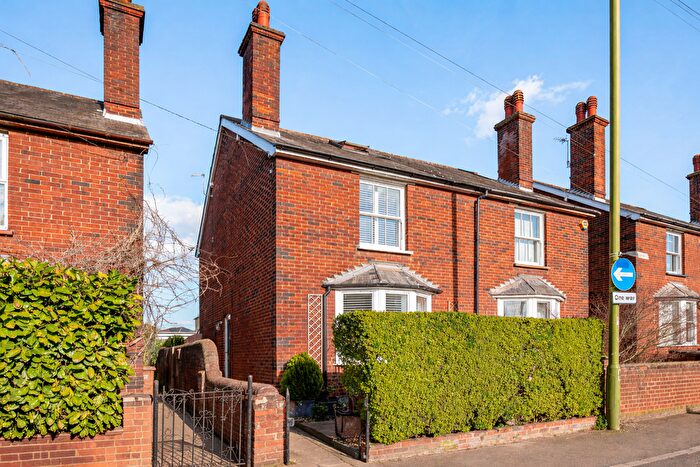 3 Bedroom Semi Detached House For Sale In Old Park Road, Hitchin, SG5