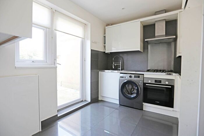2 Bedroom Terraced House To Rent In Becontree Avenue, Dagenham, RM8