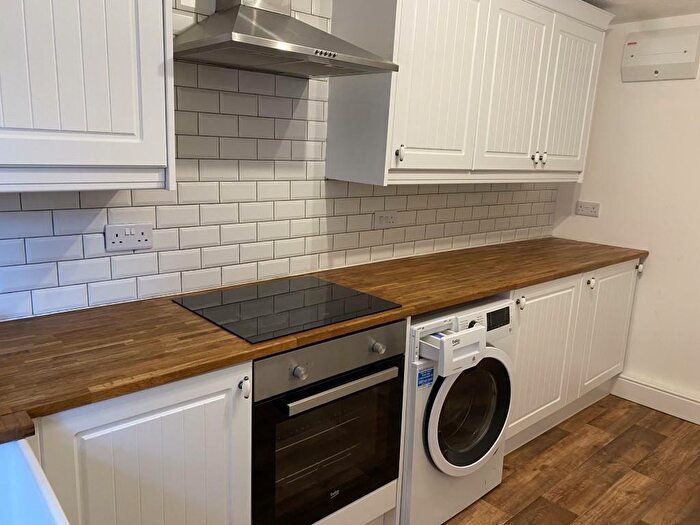 2 Bedroom Apartment To Rent In Flat Hampton Court, Market Harborough, LE16