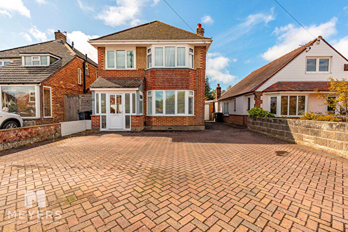 4 Bedroom Detached House For Sale In Hastings Road, Bournemouth, BH8