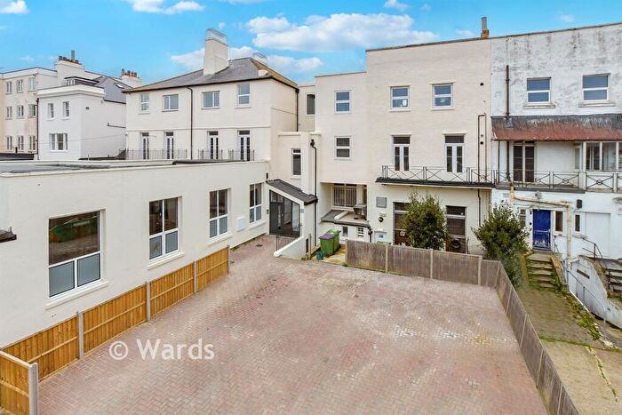 2 Bedroom Apartment For Sale In Pleydell Gardens, Folkestone, Kent, CT20