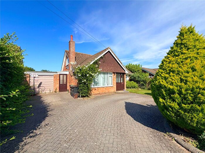 4 Bedroom Bungalow For Sale In Newbridge Way, Pennington, Lymington, Hampshire, SO41