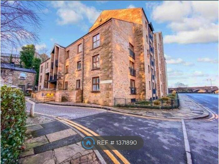 2 Bedroom Flat To Rent In Damside Street, Lancaster, LA1