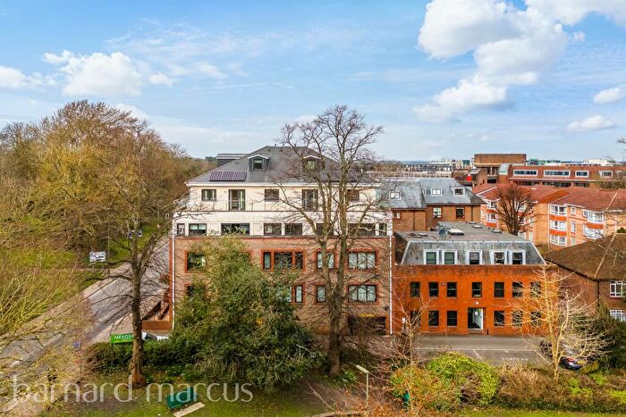 2 Bedroom Flat For Sale In South Street, Epsom, KT18