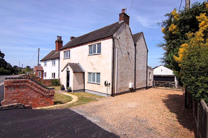 4 Bedroom Semi-Detached House For Sale In Tamworth Road, Fillongley, CV7