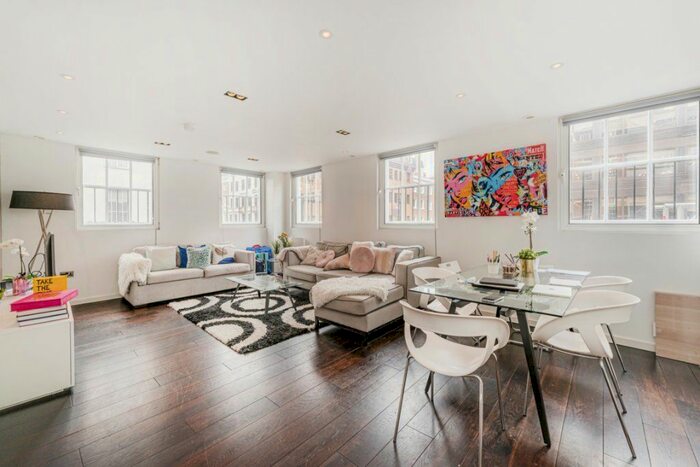 2 Bedroom Flat To Rent In Paddington Street, London, W1U