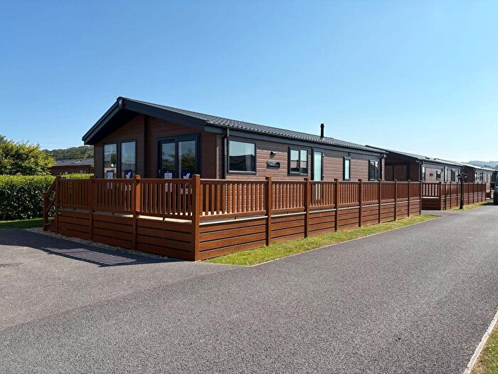 2 Bedroom Lodge For Sale In Bridgwater Road, Bleadon, Weston-Super-Mare, BS24