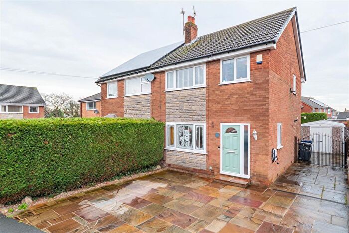 3 Bedroom Semi-Detached House For Sale In St. Christines Avenue, Farington, Leyland, PR25