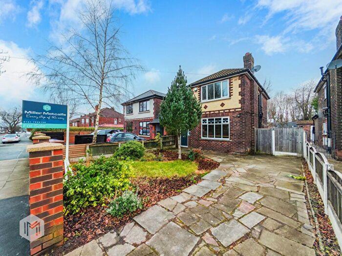 3 Bedroom Semi Detached House For Sale In Newearth Road, Worsley, M28
