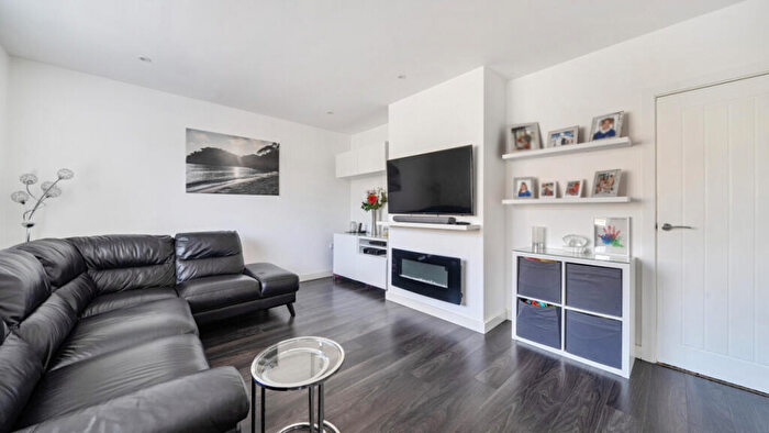 3 Bedroom Semi-Detached House For Sale In Thorndon Close, St Mary Cray, BR5