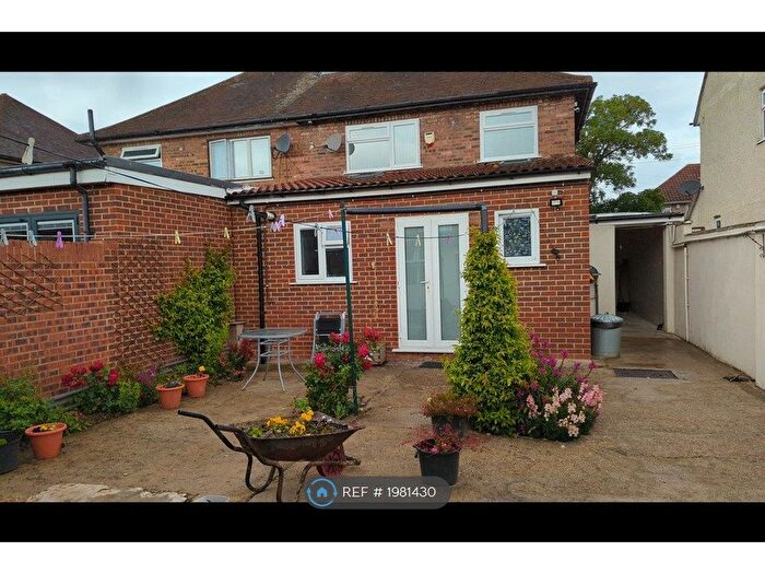 Studio To Rent In Northfield Park, Hayes, UB3