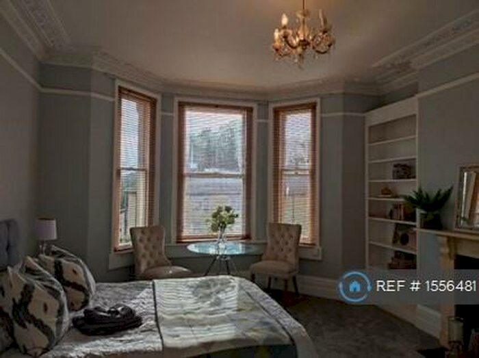 3 Bedroom Flat To Rent In Ground Floor Lime Grove, Bath, BA2