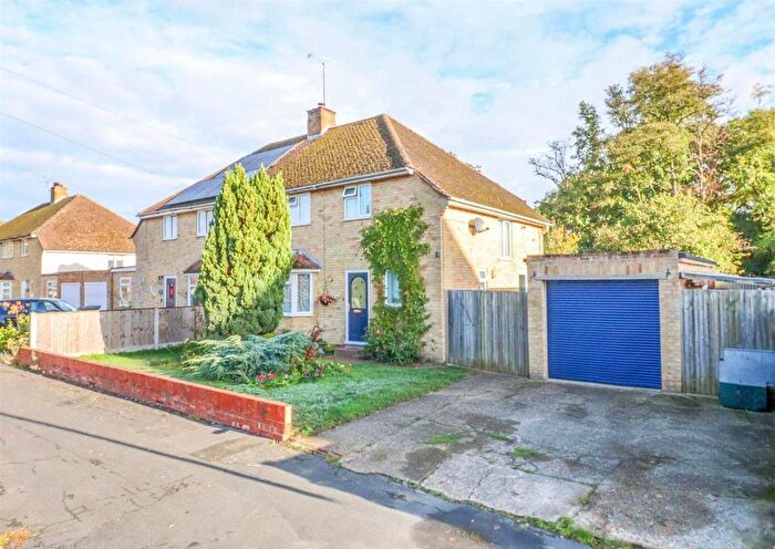 3 Bedroom Semi-detached House For Sale In Johnson Way, Church Crookham, Fleet, GU52