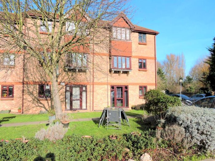 1 Bedroom Flat To Rent In Latimer Court, EN8