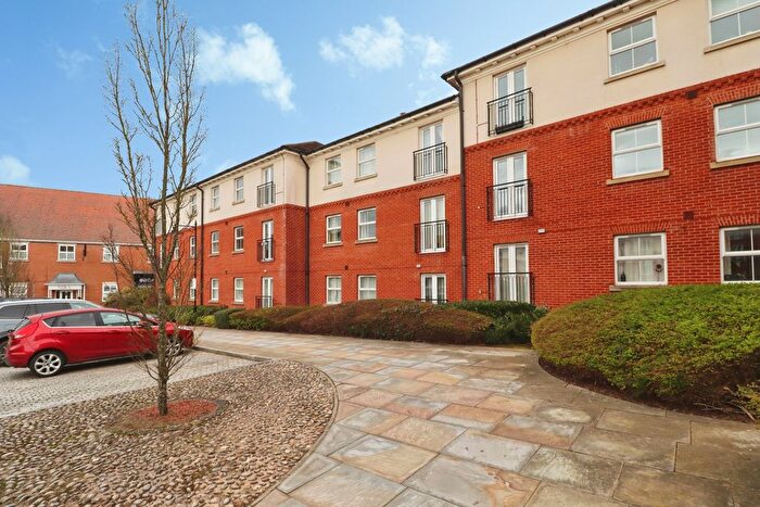 2 Bedroom Flat For Sale In Olsen Rise, Lincoln, LN2