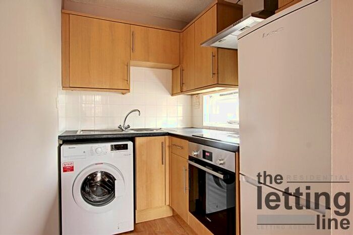 1 Bedroom Flat To Rent In Pilgrims Close, London, N13
