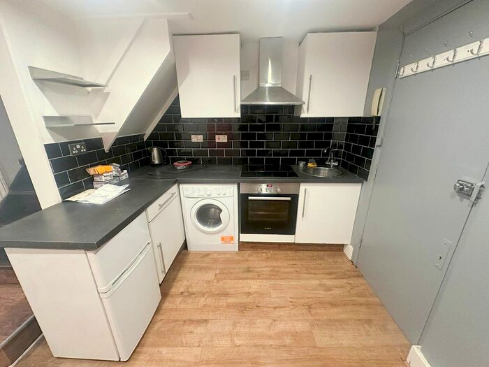 1 Bedroom Flat To Rent In Reighton Road, Hackney, E5