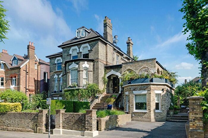 2 Bedroom Flat To Rent In Thurlow Road, London, NW3