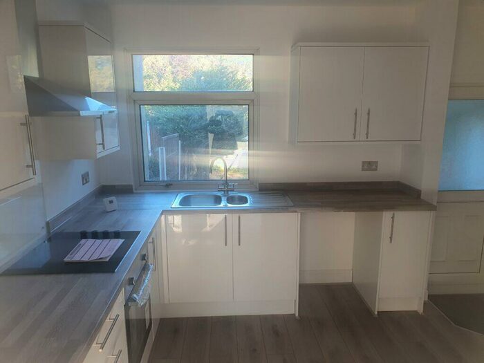 3 Bedroom Semi-Detached House To Rent In Preston Road, Gravesend, DA11