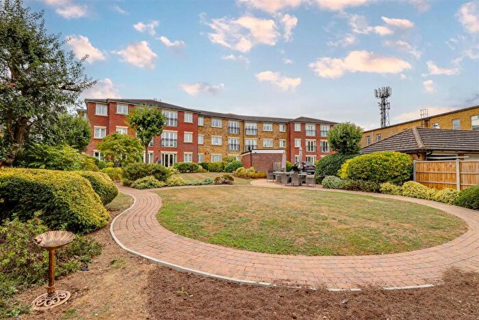 1 Bedroom Retirement Property For Sale In London Road, Benfleet, SS7