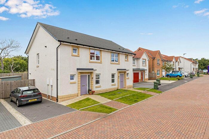 3 Bedroom Semi-Detached House For Sale In Shavelin Drive, Newcraighall, Musselburgh, EH21