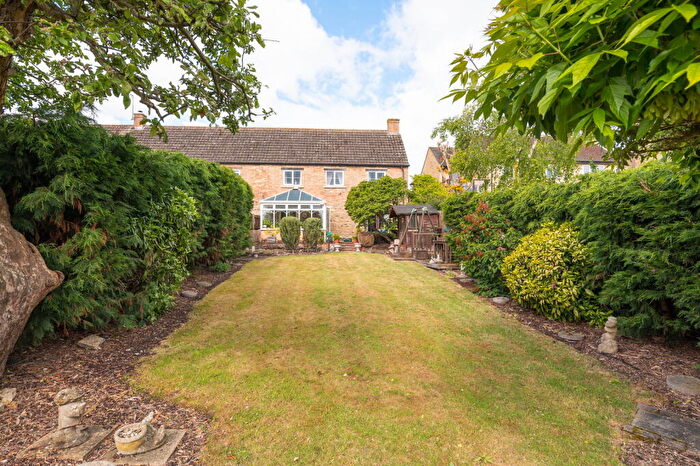 4 Bedroom Barn Conversion For Sale In High Street, Islip, Northamptionshire, NN14