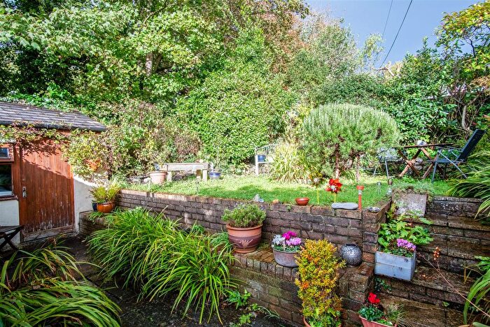 2 Bedroom Cottage For Sale In St. Johns Hill, Tenby, SA70