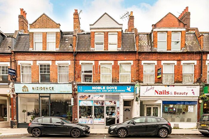 1 Bedroom Flat For Sale In Richmond Road, East Twickenham, TW1