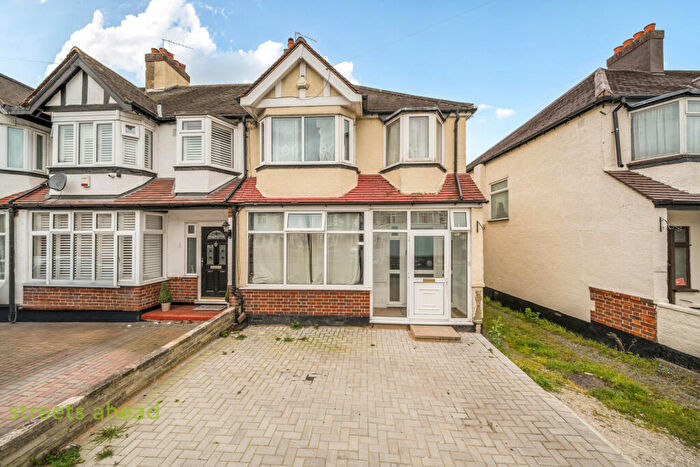3 Bedroom End Of Terrace House For Sale In Davidson Road, Croydon, CR0