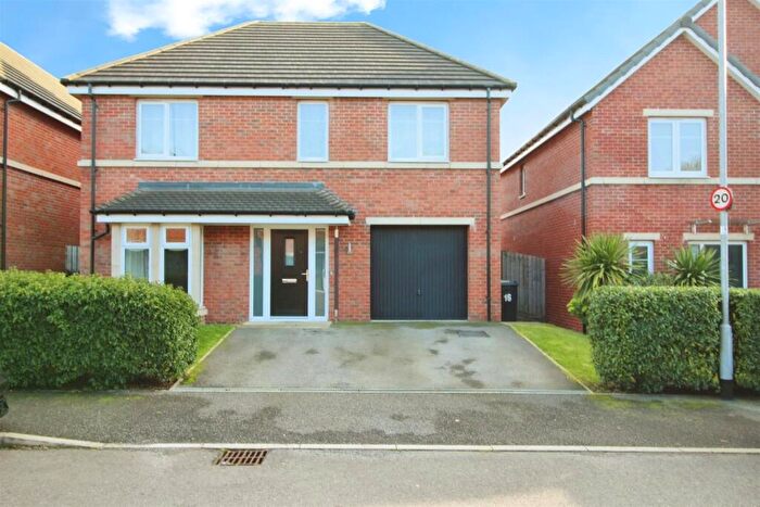 4 Bedroom Detached House To Rent In Leicester Square, Crossgates, Leeds, LS15