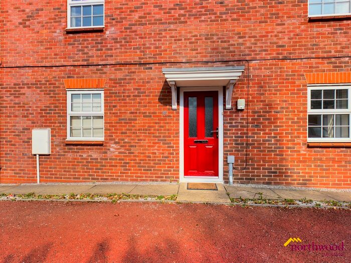 4 Bedroom Town House To Rent In Edgbaston Drive, Trentham, Stoke-On-Trent, ST4