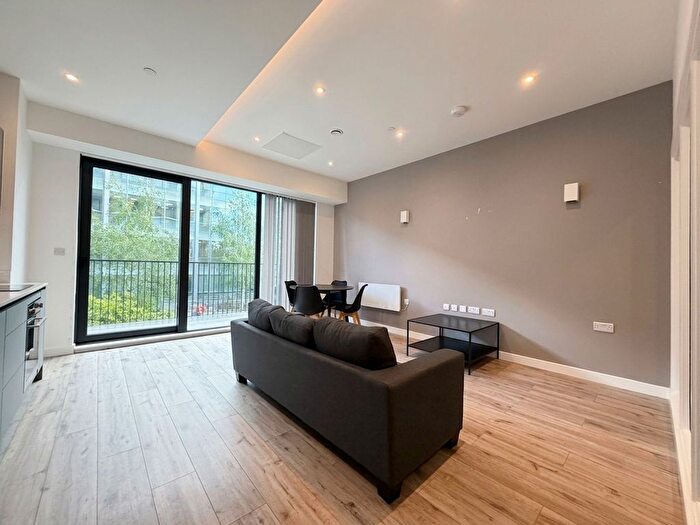 2 Bedroom Flat To Rent In Papermill House, Oxford Road, UB8