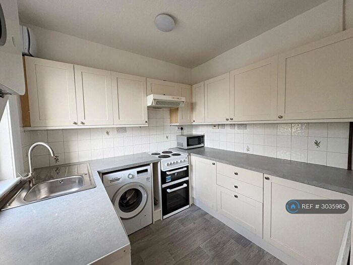 2 Bedroom Flat To Rent In Lochend Park, Edinburgh, EH7