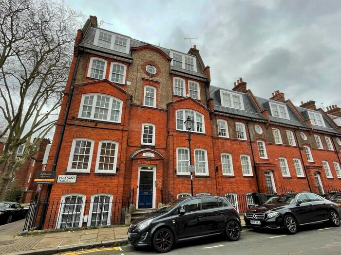 2 Bedroom Flat To Rent In Pleasant Place, London, N1
