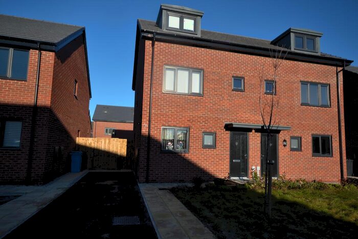 3 Bedroom Semi-Detached House To Rent In Haltemprice Street, Hull, HU3