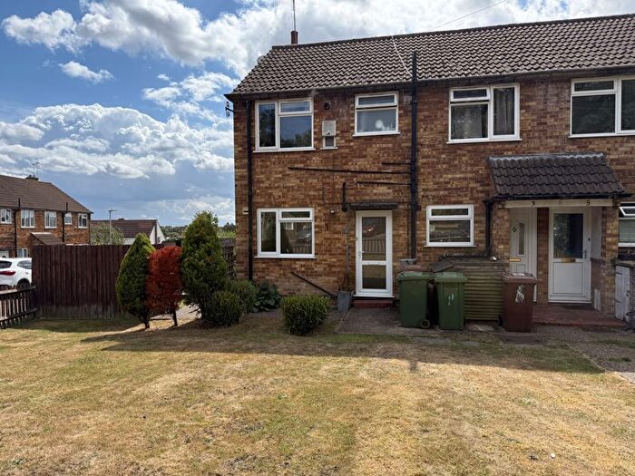 1 Bedroom Flat For Sale In The Grove, Potters Bar, EN6