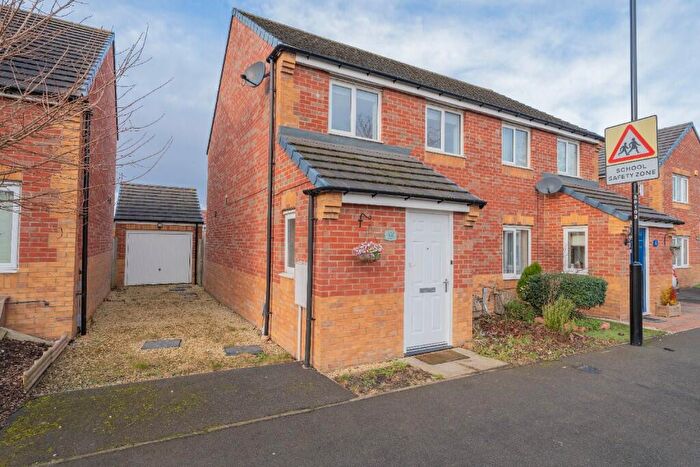 3 Bedroom Semi Detached House To Rent In Pottery Bank, Newcastle Upon Tyne, NE6